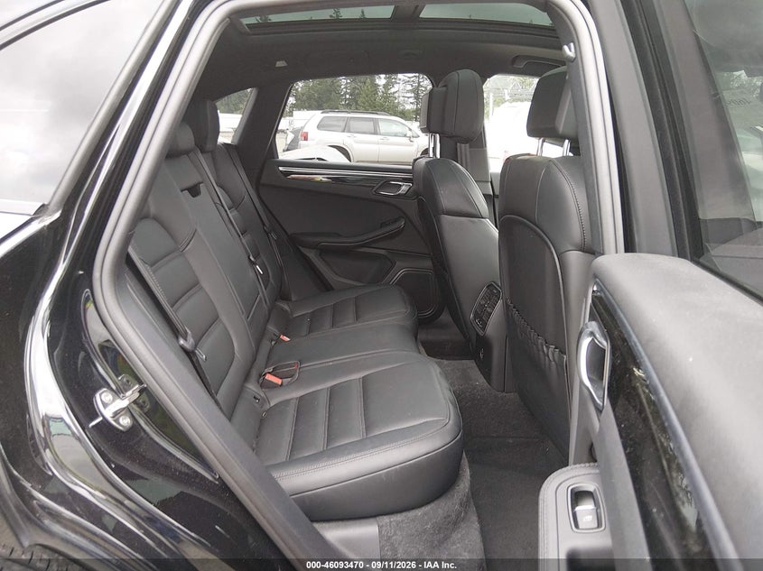 2023 PORSCHE MACAN auction photo 8