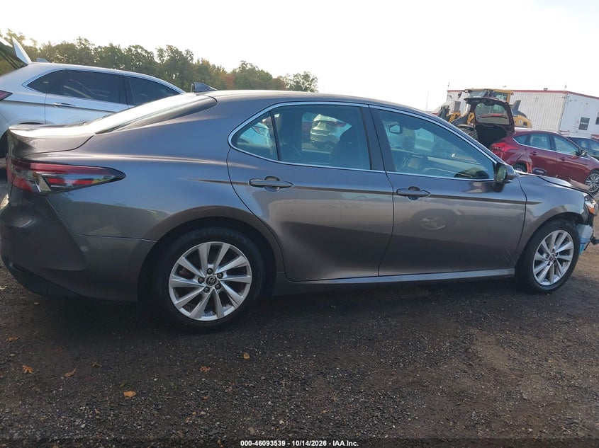 TOYOTA CAMRY - zdjęcie 14
