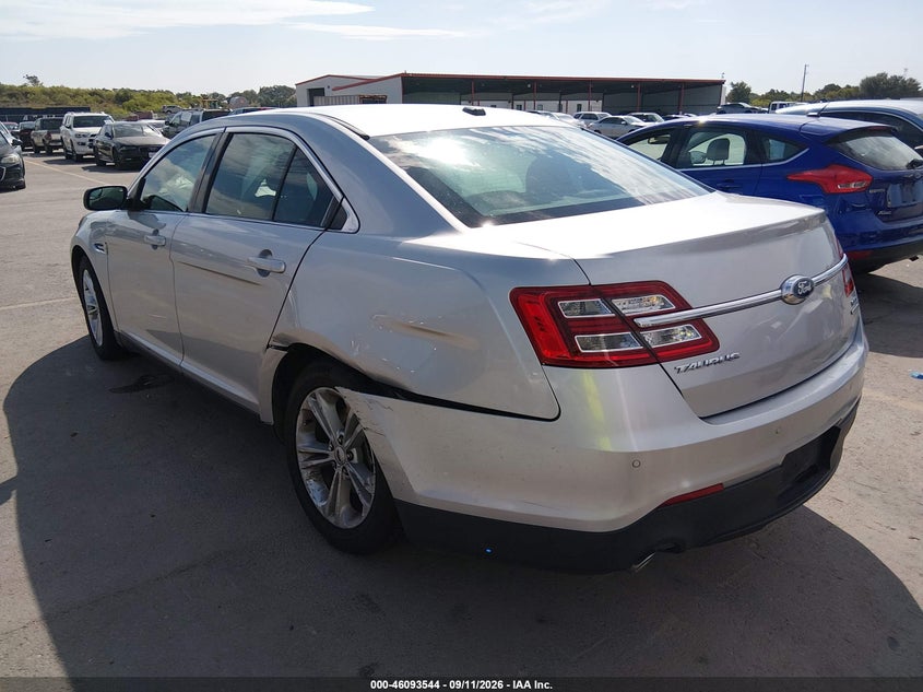 2018 FORD TAURUS SEL · Photo 3