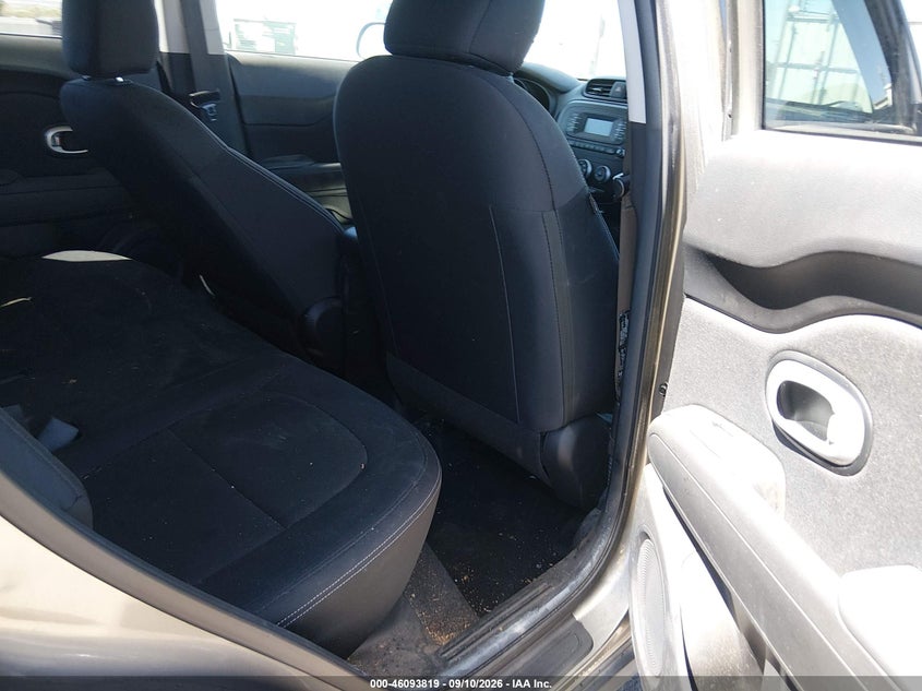 2016 KIA SOUL auction photo 8