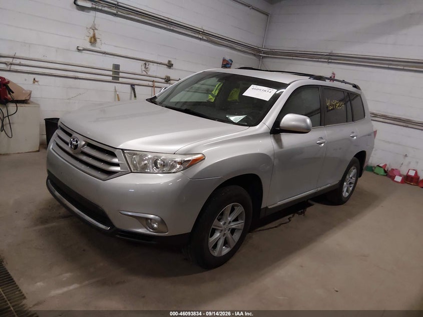 Vin: 5tdbk3eh9cs167350, lot: 46593441, toyota highlander base v6 20122