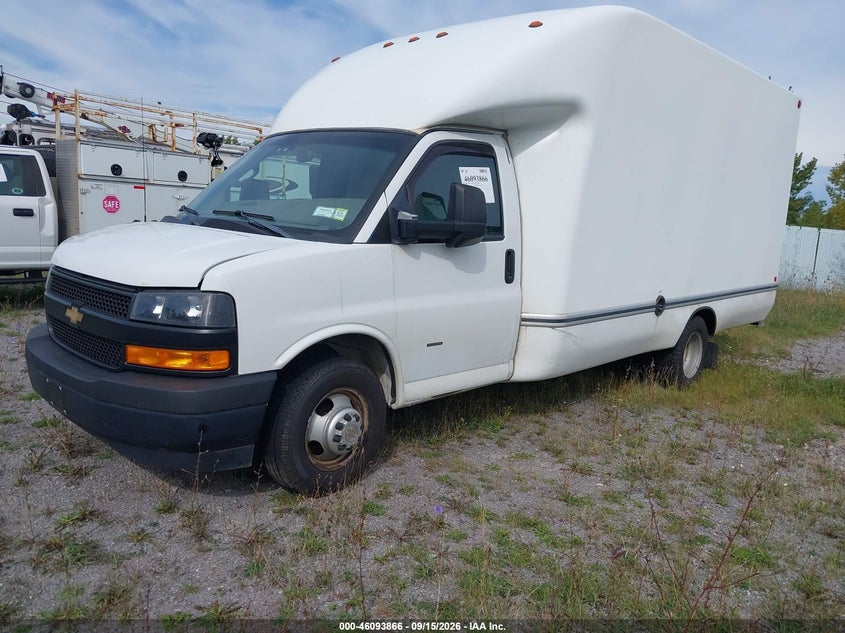 2018 CHEVROLET EXPRESS CUTAWAY auction photo 2