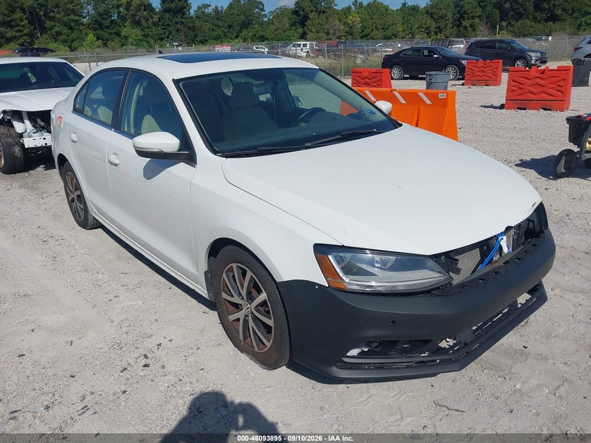 2017 VOLKSWAGEN JETTA auction photo 1