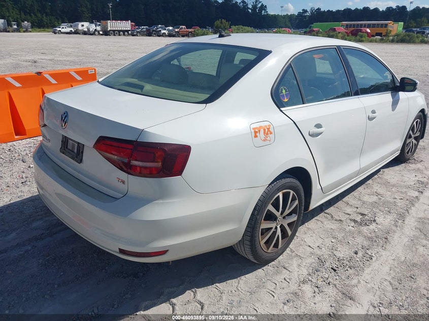 2017 VOLKSWAGEN JETTA auction photo 4