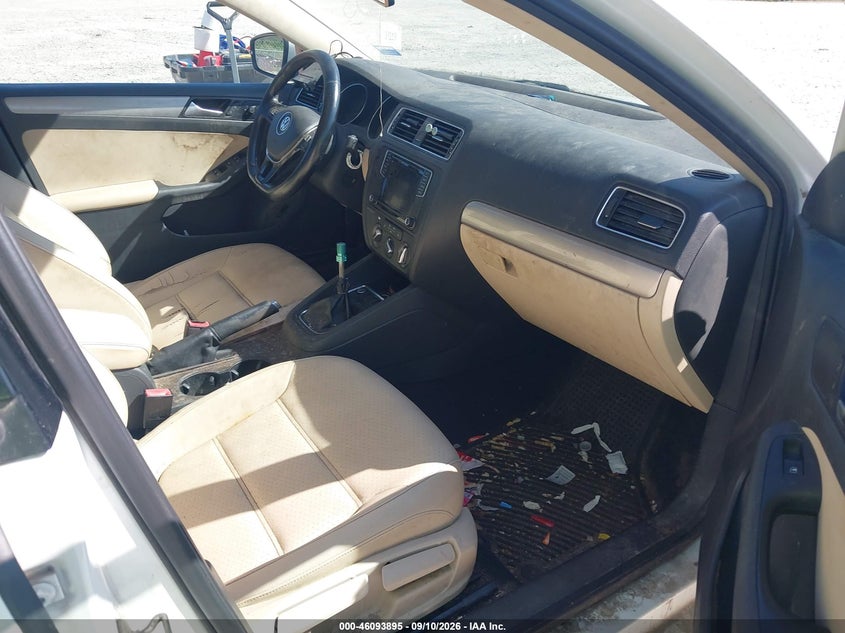 2017 VOLKSWAGEN JETTA auction photo 5