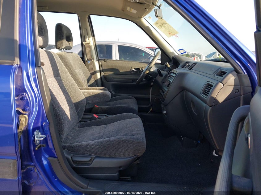 HONDA CR-V 2001 VIN JHLRD18601C044657