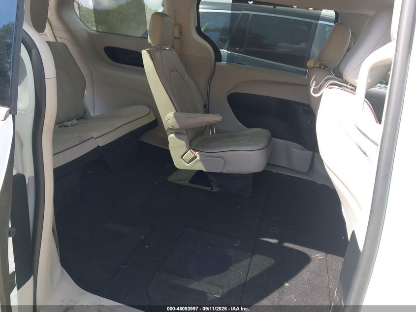 CHRYSLER PACIFICA - zdjęcie 8