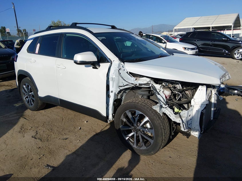 Vin: 7mueaaag1nv008817, lot: 46593666, toyota corolla cross xle 2022 img_1