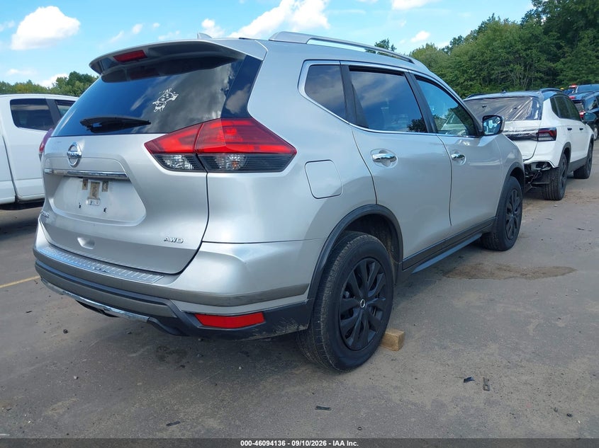 2017 NISSAN ROGUE auction photo 4