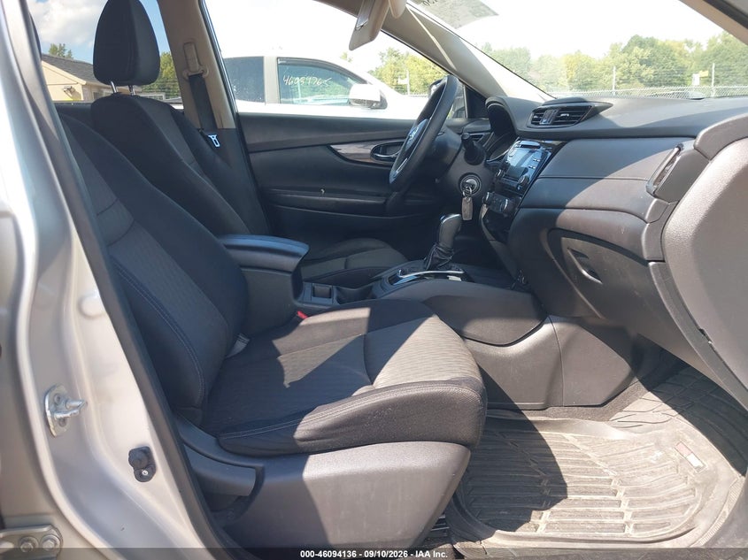 2017 NISSAN ROGUE auction photo 5