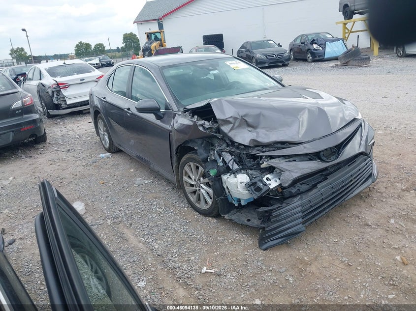 TOYOTA CAMRY - zdjęcie 1