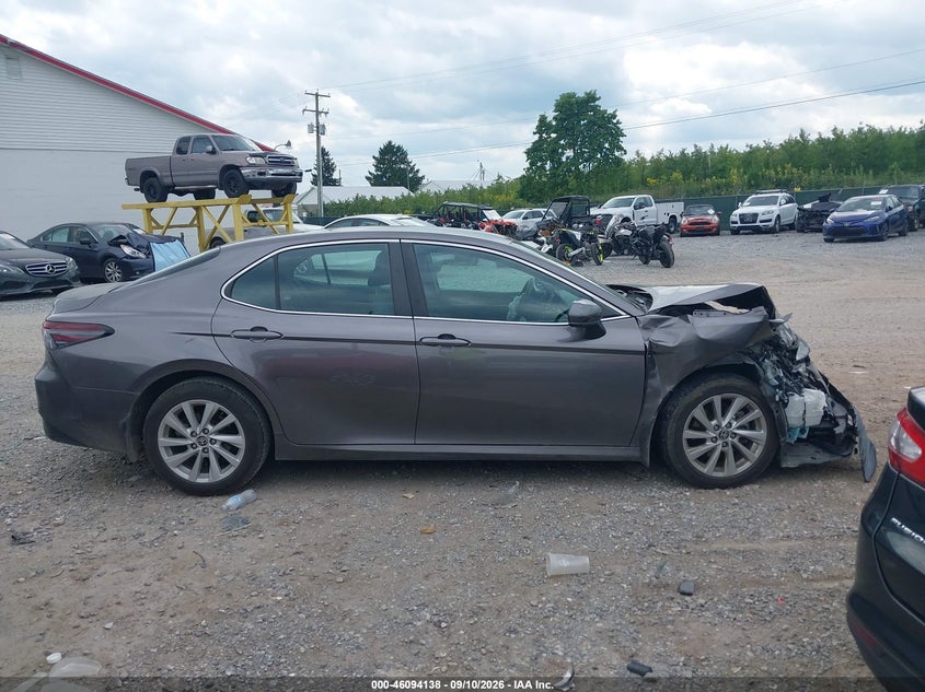 TOYOTA CAMRY - zdjęcie 13