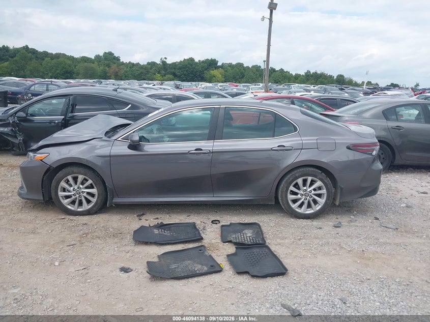 TOYOTA CAMRY - zdjęcie 14