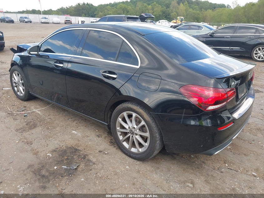 Vin: wdd3g4eb8kw027575, lot: 46593938, mercedes-benz a 220 20193