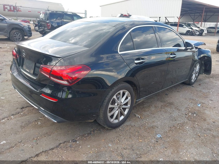 Vin: wdd3g4eb8kw027575, lot: 46593938, mercedes-benz a 220 20194