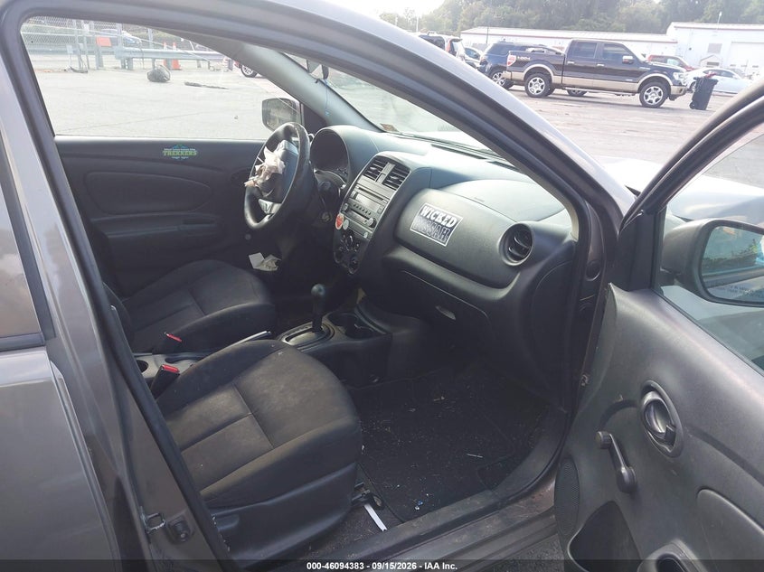 2016 NISSAN VERSA auction photo 5