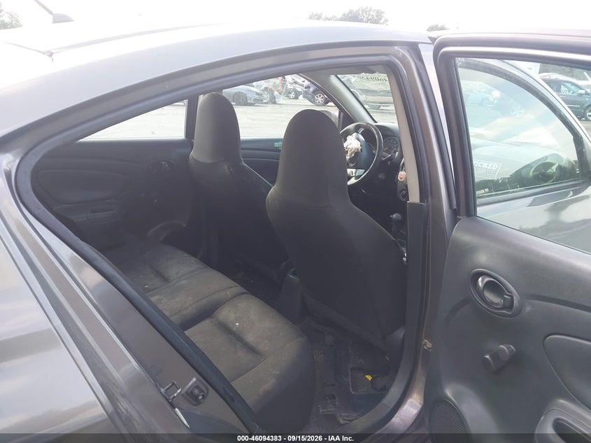 2016 NISSAN VERSA auction photo 8