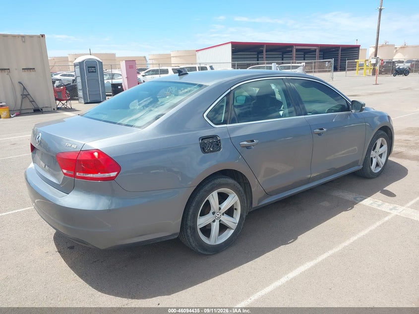 2013 VOLKSWAGEN PASSAT auction photo 4