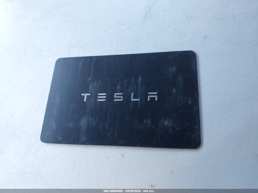 TESLA MODEL Y 2024 VIN 7SAYGDED8RF083339