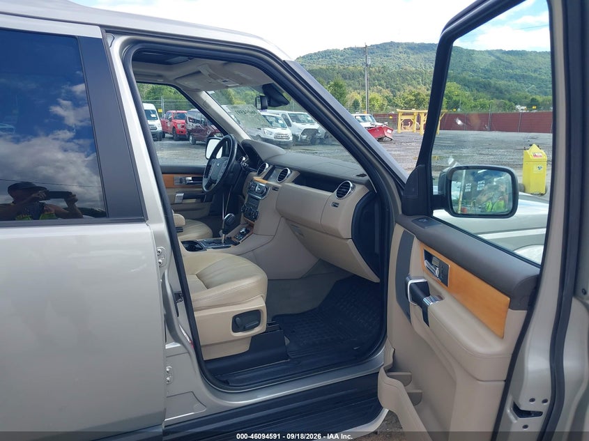 2012 LAND ROVER LR4 auction photo 5