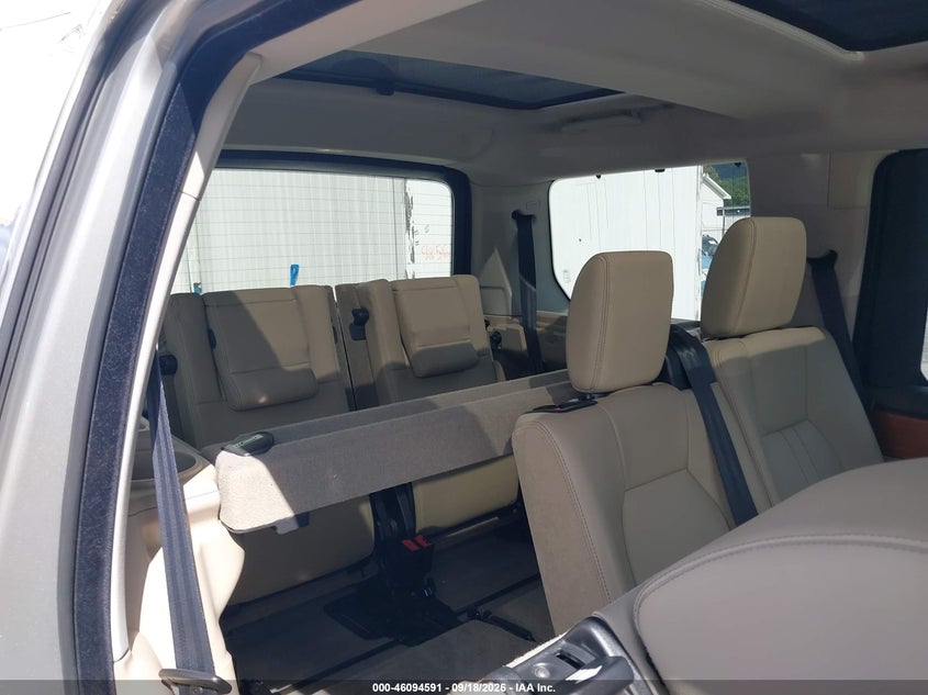 2012 LAND ROVER LR4 auction photo 8