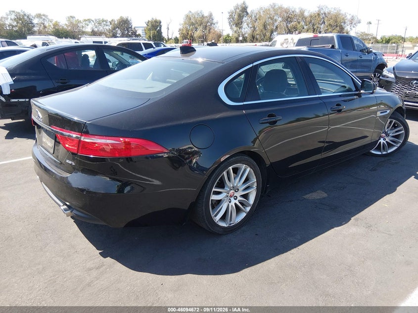JAGUAR XF - zdjęcie 4
