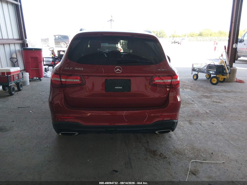MERCEDES-BENZ GLC 300 - zdjęcie 17