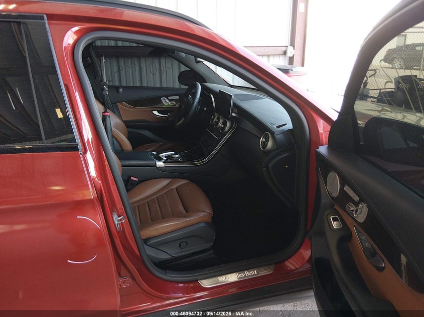 MERCEDES-BENZ GLC 300 - zdjęcie 5