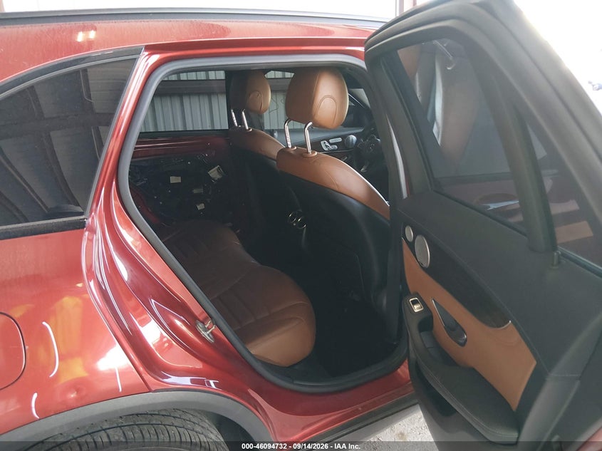 MERCEDES-BENZ GLC 300 - zdjęcie 8