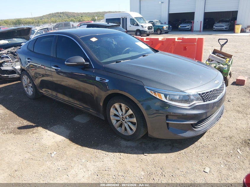 Vin: 5xxgt4l38hg127740, lot: 46594472, kia optima lx 2017 img_1