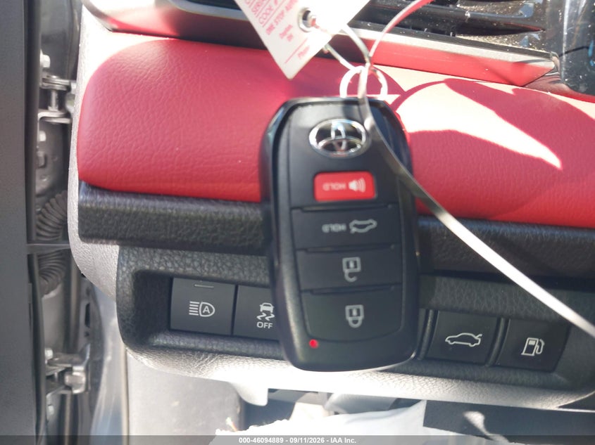 TOYOTA CAMRY - zdjęcie 11