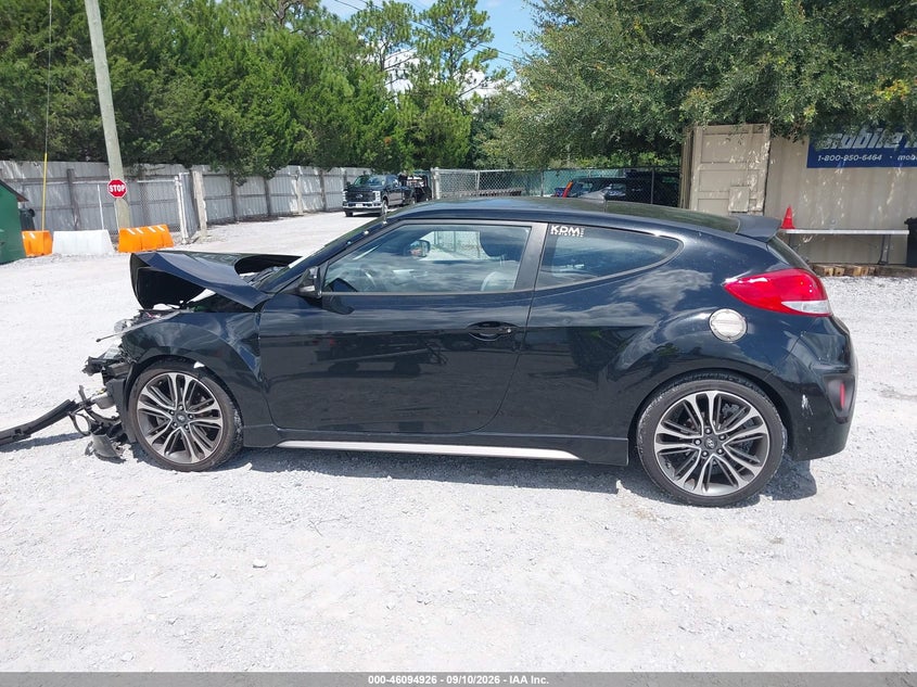 2016 HYUNDAI VELOSTER TURBO · Photo 15