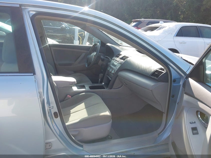 2009 TOYOTA CAMRY auction photo 5