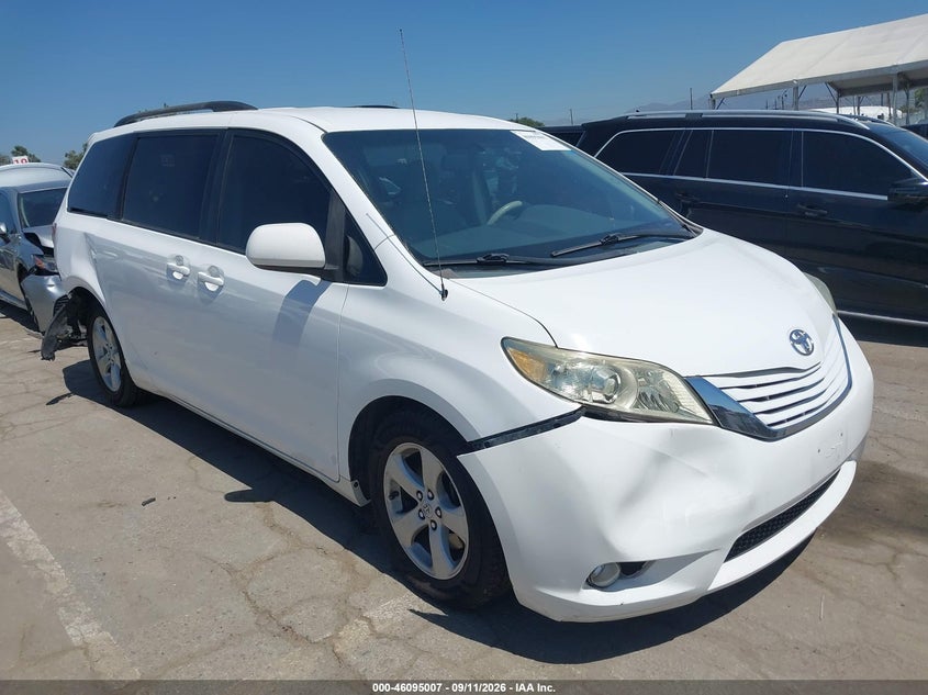 2012 Toyota Sienna LE V6 8 Passenger