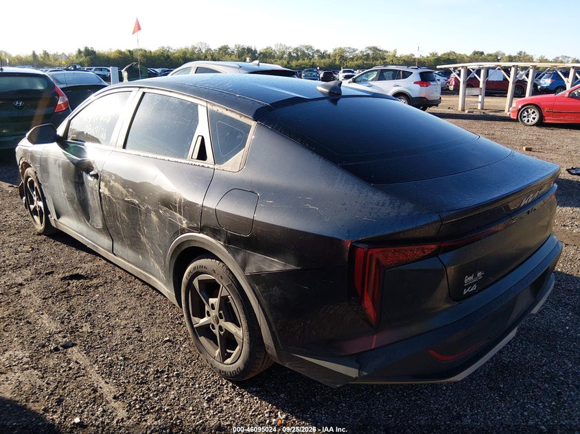Vin: 3kpft4de2se093614, lot: 46594631, kia k4 lxs 20253