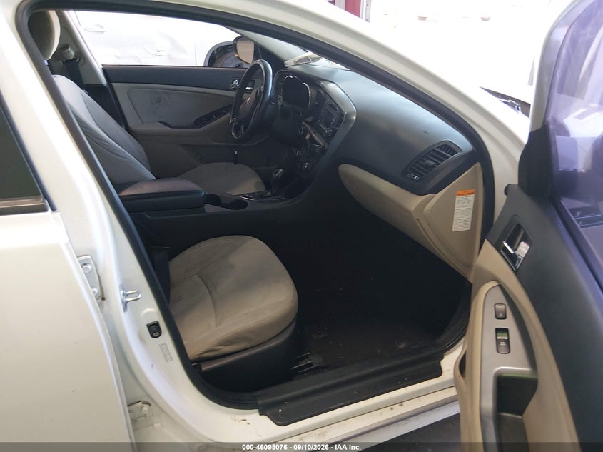2013 KIA OPTIMA HYBRID auction photo 5