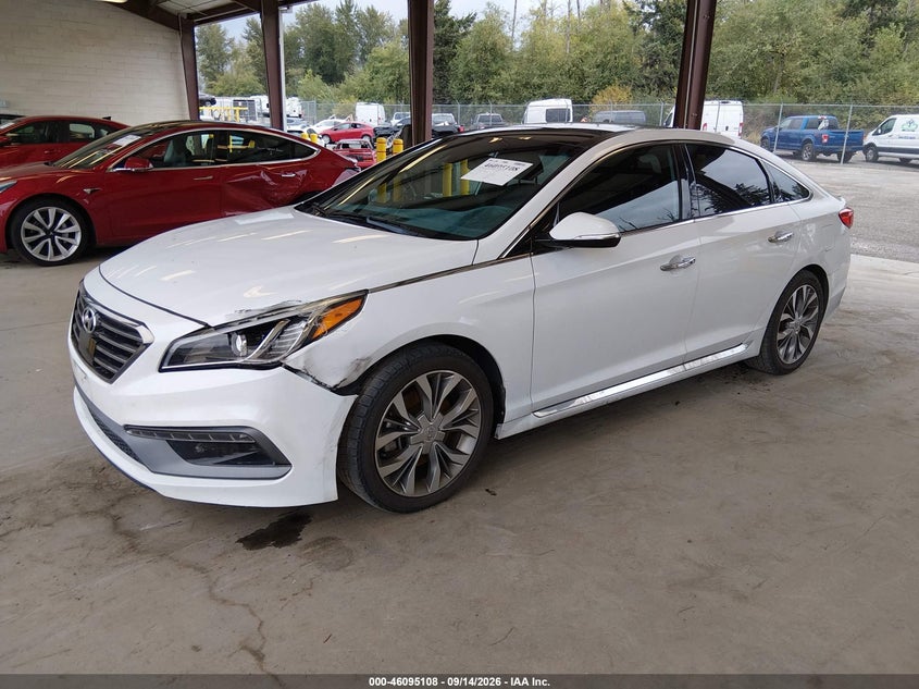 2015 Hyundai Sonata, Left Front, IAAI, VIN 5NPE34AB3FH182907 — photo 2