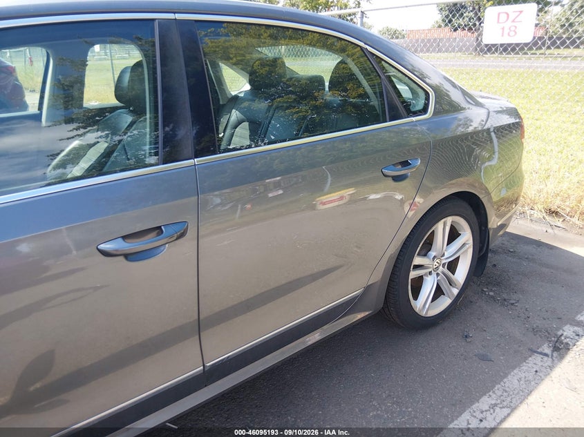 VOLKSWAGEN PASSAT 2015 VIN 1VWCT7A34FC056095