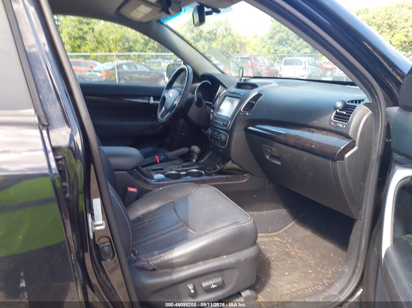 2014 KIA SORENTO auction photo 5