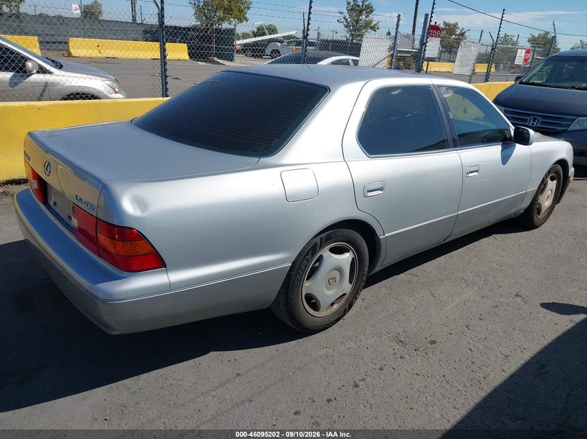 1999 LEXUS LS 400 auction photo 4
