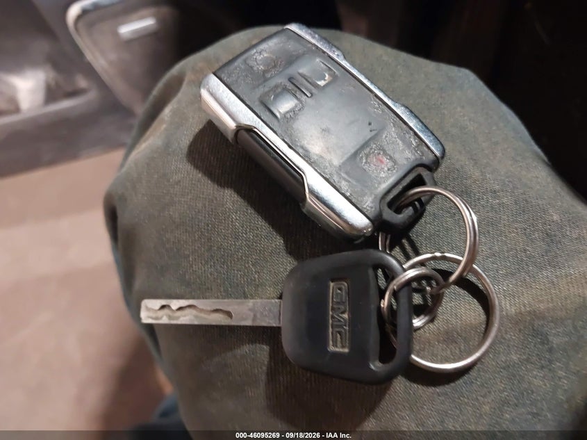 GMC SIERRA 1500 - zdjęcie 11