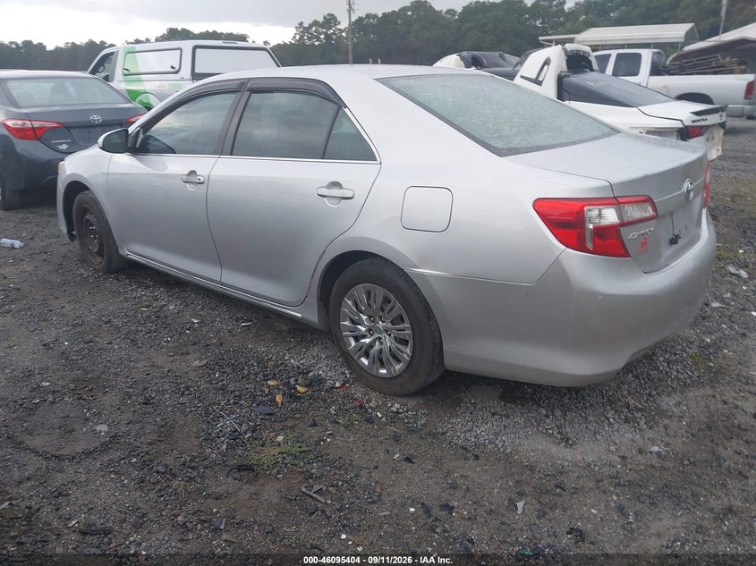 Фото 3 - TOYOTA CAMRY