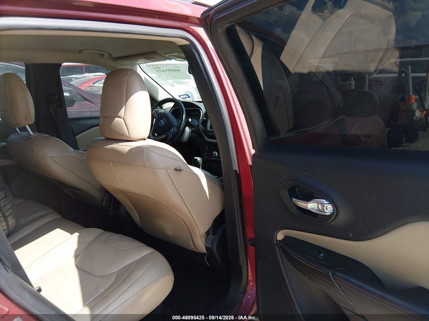 2017 JEEP CHEROKEE auction photo 8