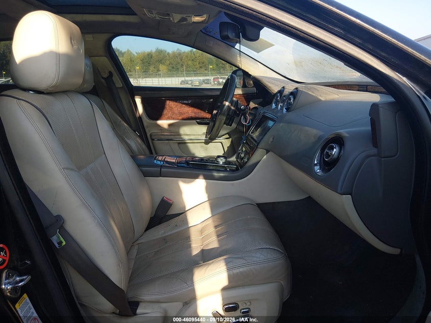 2011 JAGUAR XJ auction photo 5