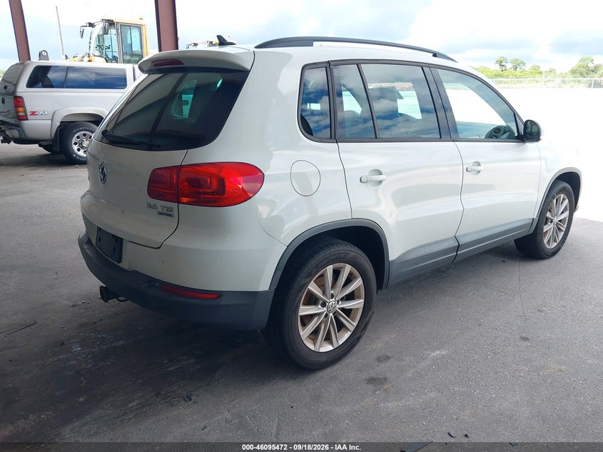 2015 VOLKSWAGEN TIGUAN auction photo 4