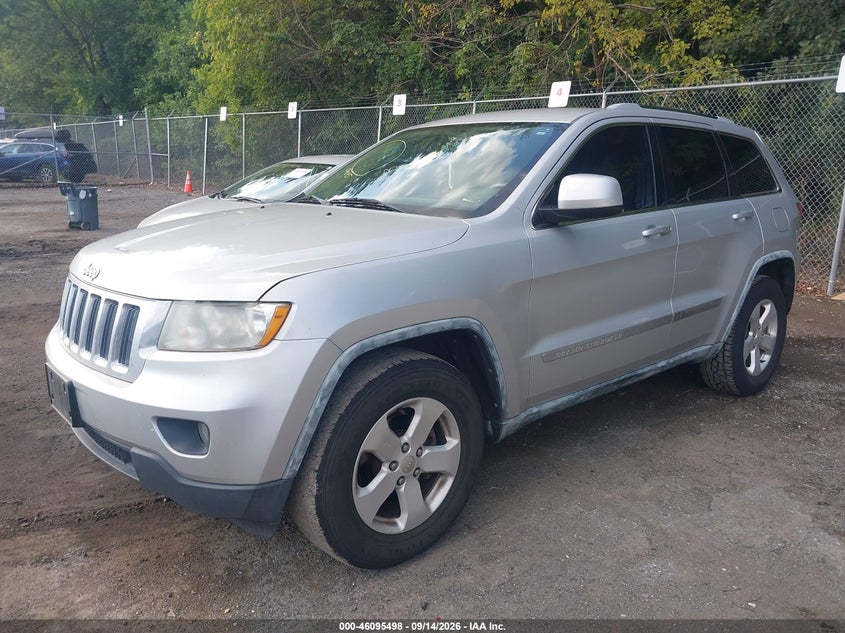 2011 JEEP GRAND CHEROKEE auction photo 2