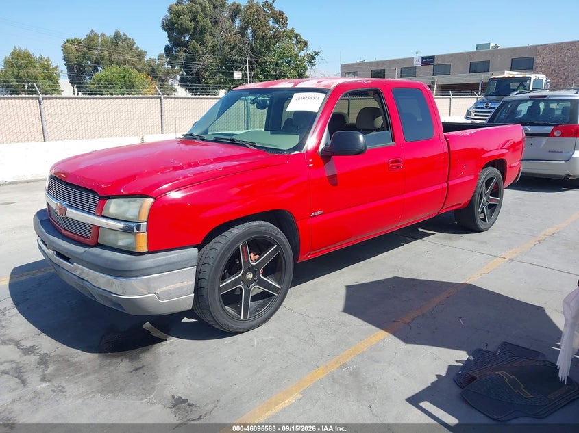 2003 Chevrolet Silverado, Левый бок, IAAI, VIN 2GCEC19V431336616 — фото 2