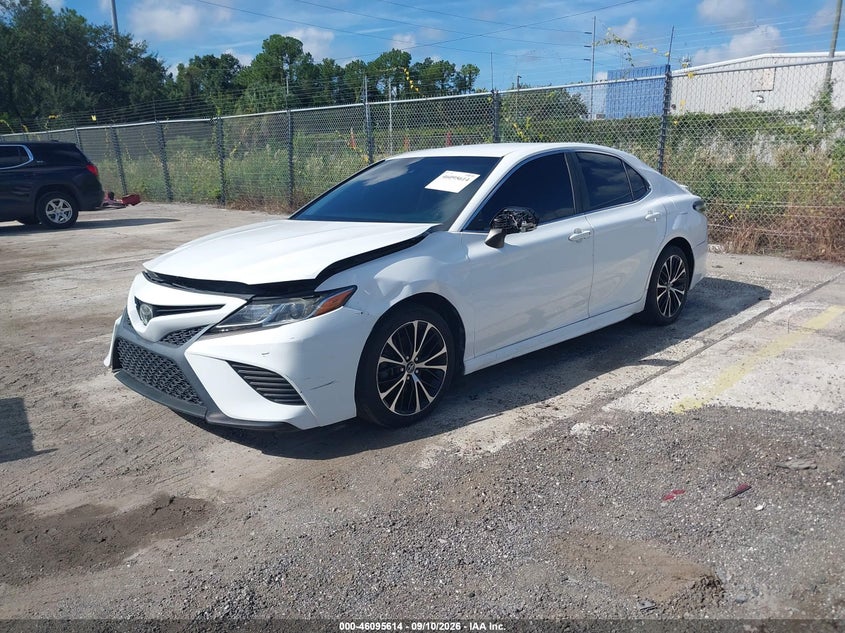 2018 TOYOTA CAMRY auction photo 2