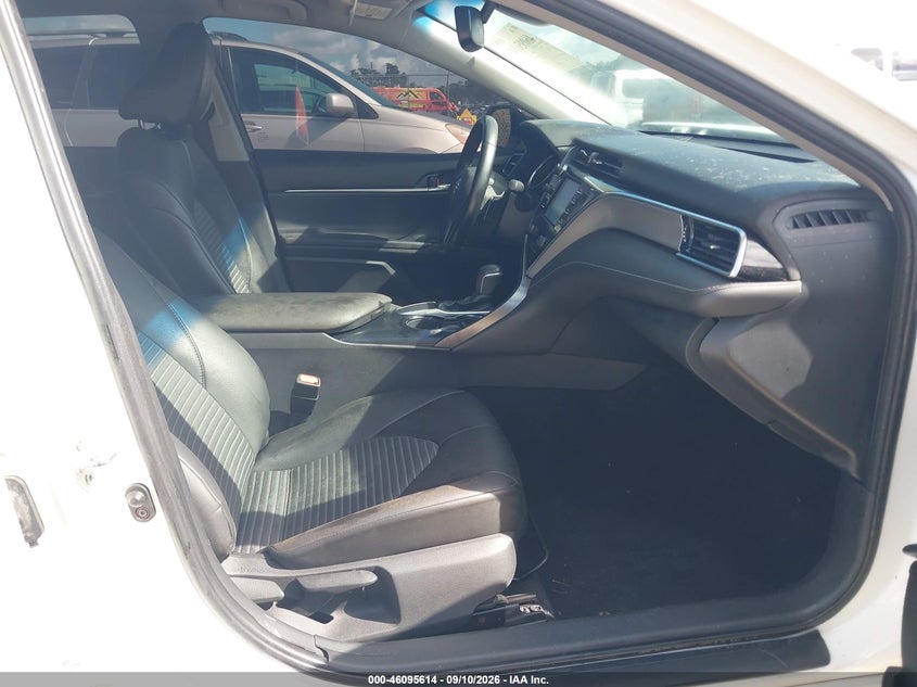 2018 TOYOTA CAMRY auction photo 5