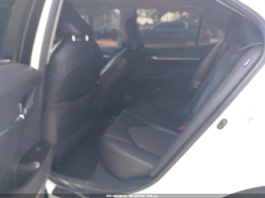 2018 TOYOTA CAMRY auction photo 8